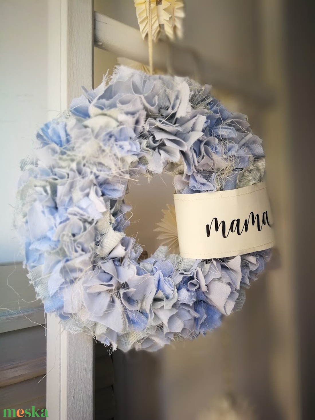 Textilszálas dekoráció, kopogtató, köszönőajándék - 23 cm  - otthon & életmód - dekoráció - ajtó- és ablak dekoráció - ajtódísz & kopogtató - Meska.hu