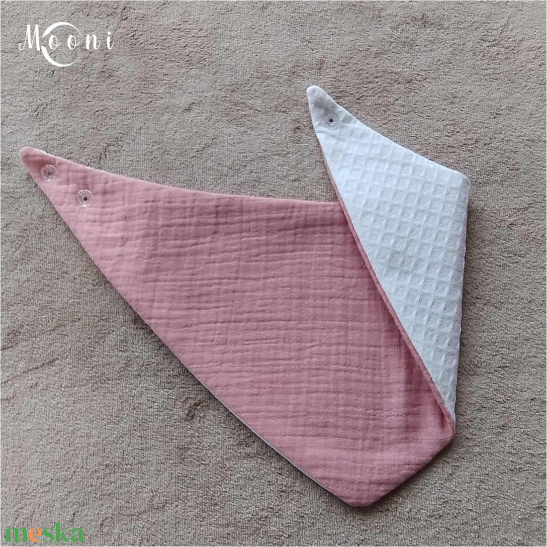 Dupla géz / waffle nyálkendő (rózsaszín) - ruha & divat - babaruha & gyerekruha - előke & nyálkendő - Meska.hu