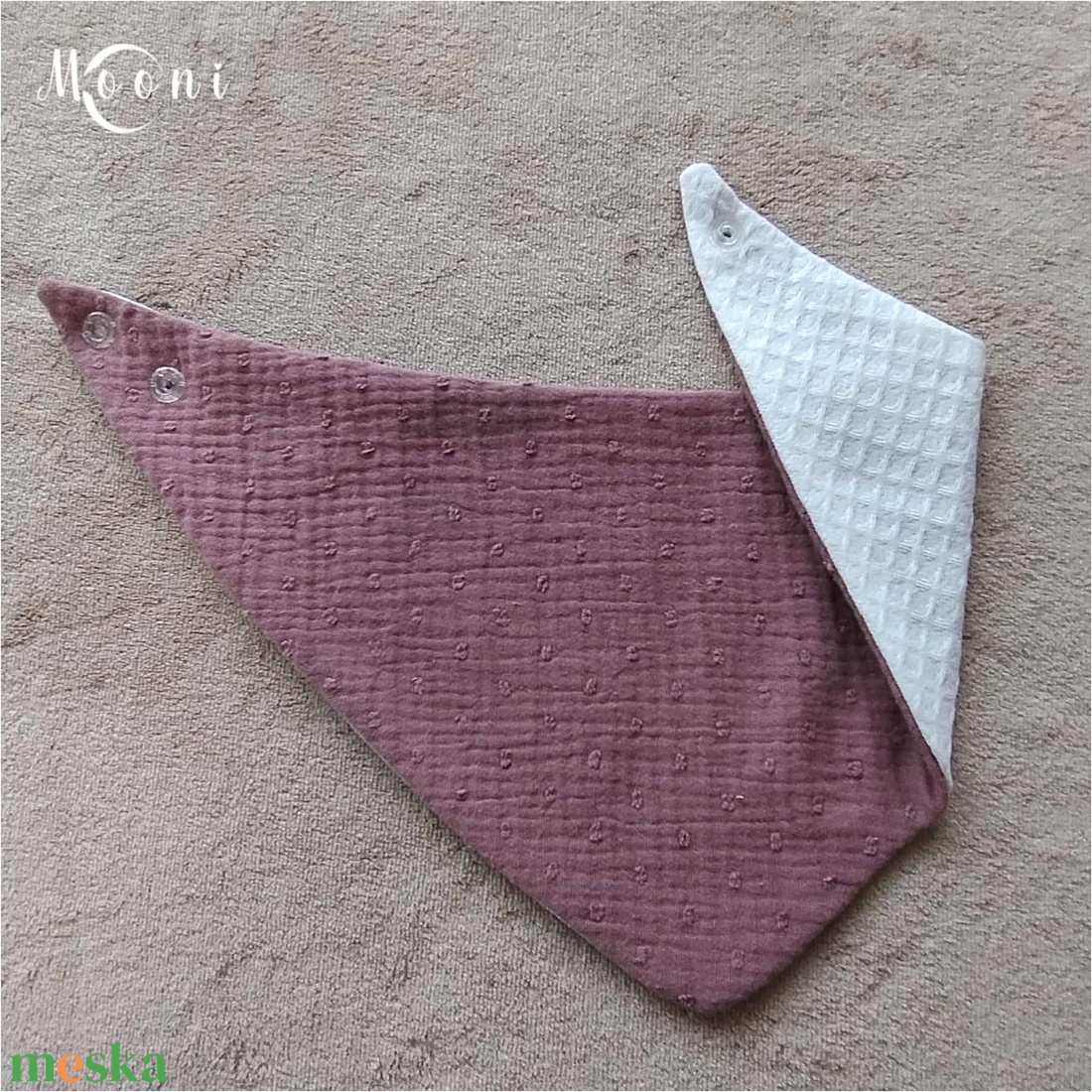 Dupla géz / waffle nyálkendő (sötét mályva) - ruha & divat - babaruha & gyerekruha - előke & nyálkendő - Meska.hu