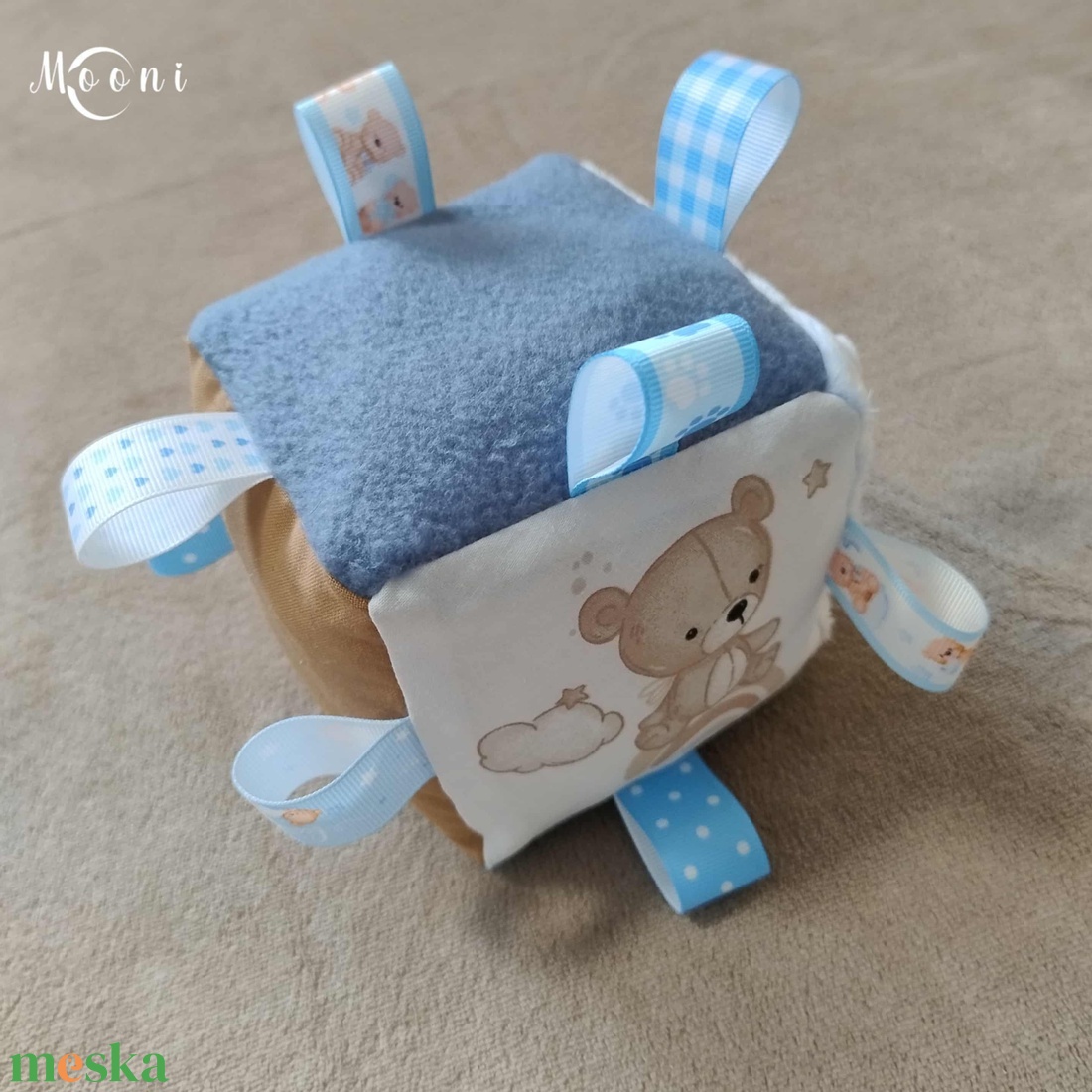 Kismackóm  Babakocka csörgővel - játék & sport - 3 éves kor alattiaknak - babakocka - Meska.hu