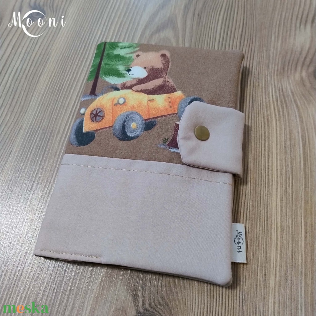 Erdei autókázás � Gyermek egészségügyi kiskönyv borító - baba - mama - babaemlékek - egészségügyi kiskönyv borító - Meska.hu