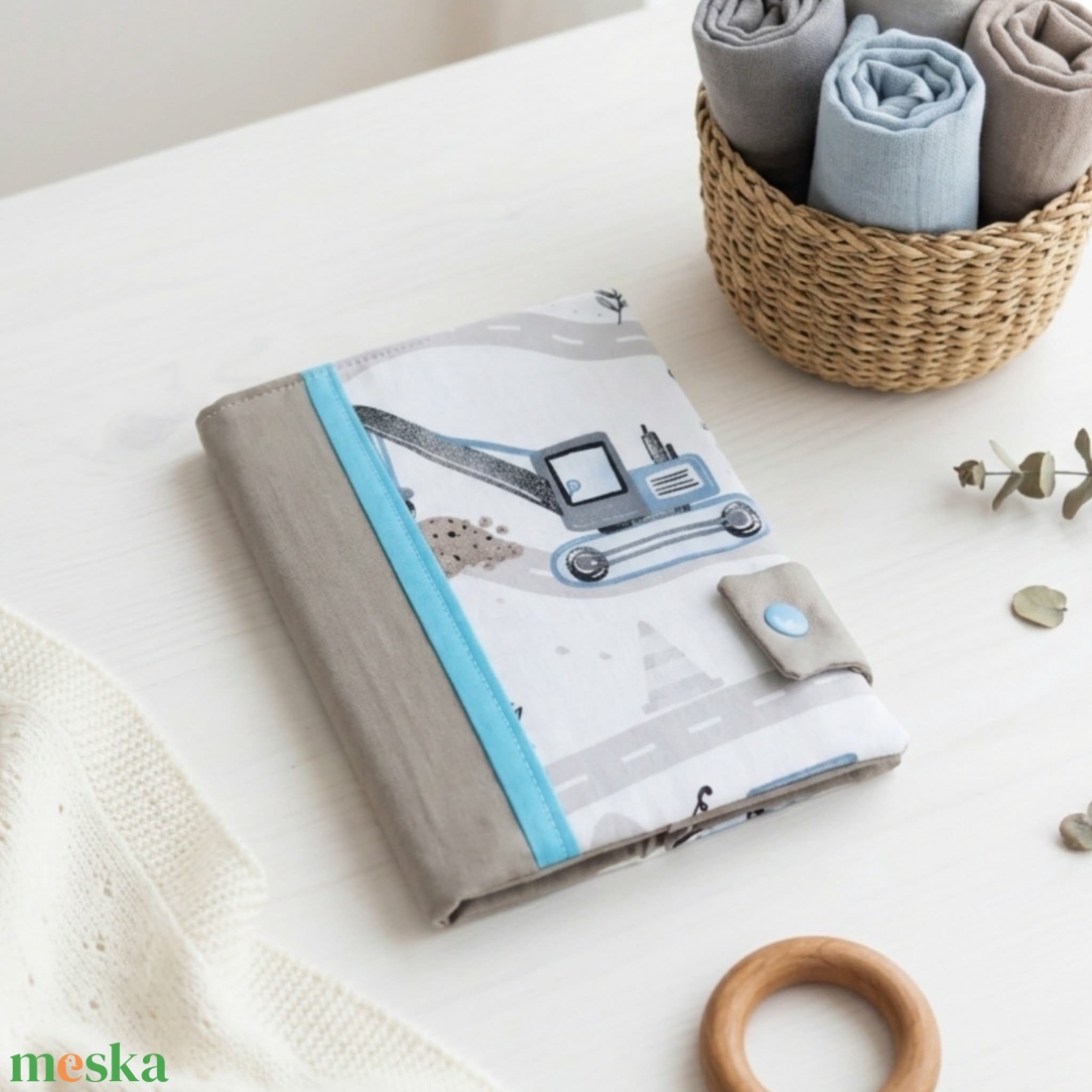 Munkagépes gyermek egészségügyi kiskönyv borító - baba - mama - babaemlékek - egészségügyi kiskönyv borító - Meska.hu