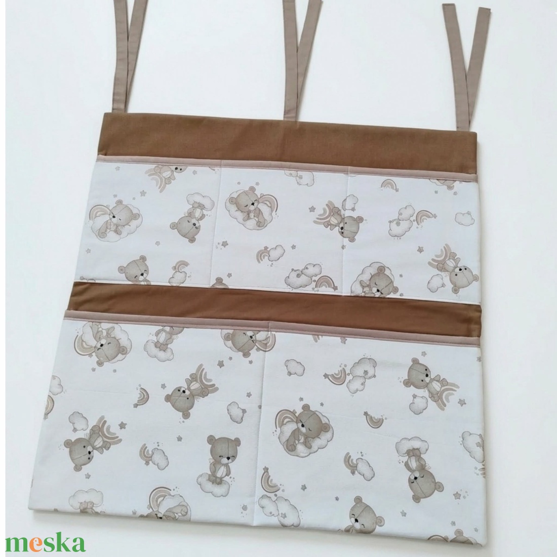 Kismackó mintás zsebes baba tároló kiságyra - baba - mama - baba ágynemű - szett kiságyba - Meska.hu