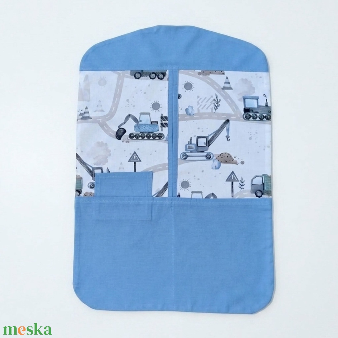 Munkagépes ovis ruhás zsák vállfára � vállfás ruhazsák bölcsibe és oviba - játék & sport - ovis felszerelés - ovis zsák - Meska.hu