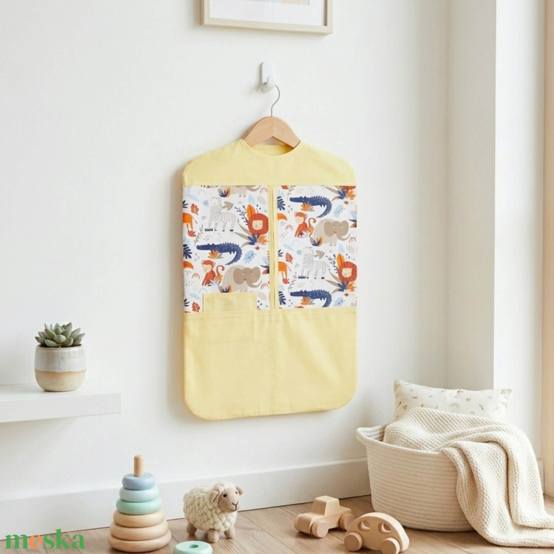 Szafari mintás ovis ruhás zsák vállfára � vállfás ruhazsák bölcsibe és oviba - játék & sport - ovis felszerelés - ovis zsák - Meska.hu