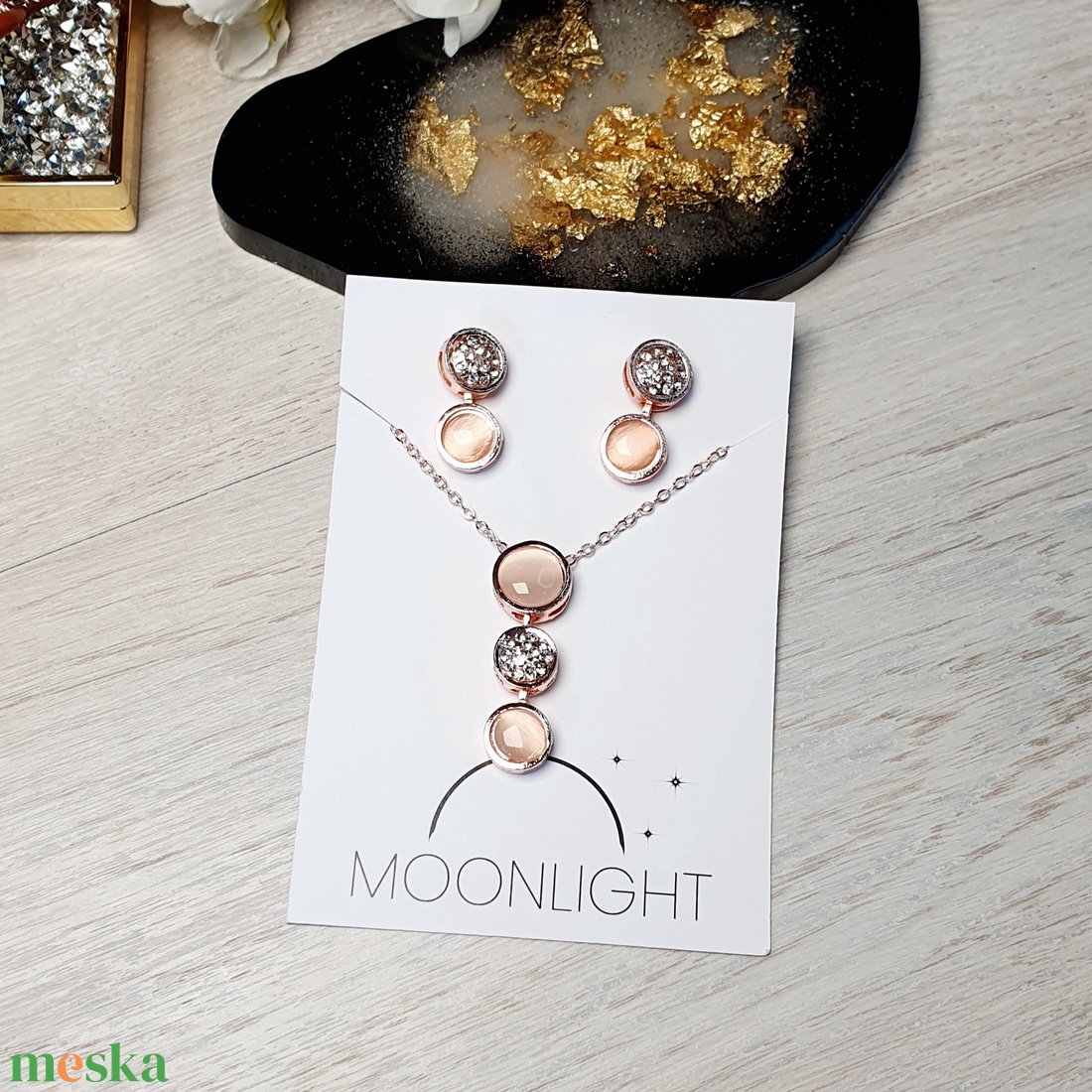 Ékszerszett, nyaklánc, fülbevaló, rosegold - (Ajándék díszszütyő) - ékszer - ékszerszett - Meska.hu Ékszerszett, nyaklánc, fülbevaló, rosegold - (Ajándék díszszütyő) - ékszer - ékszerszett - Meska.hu