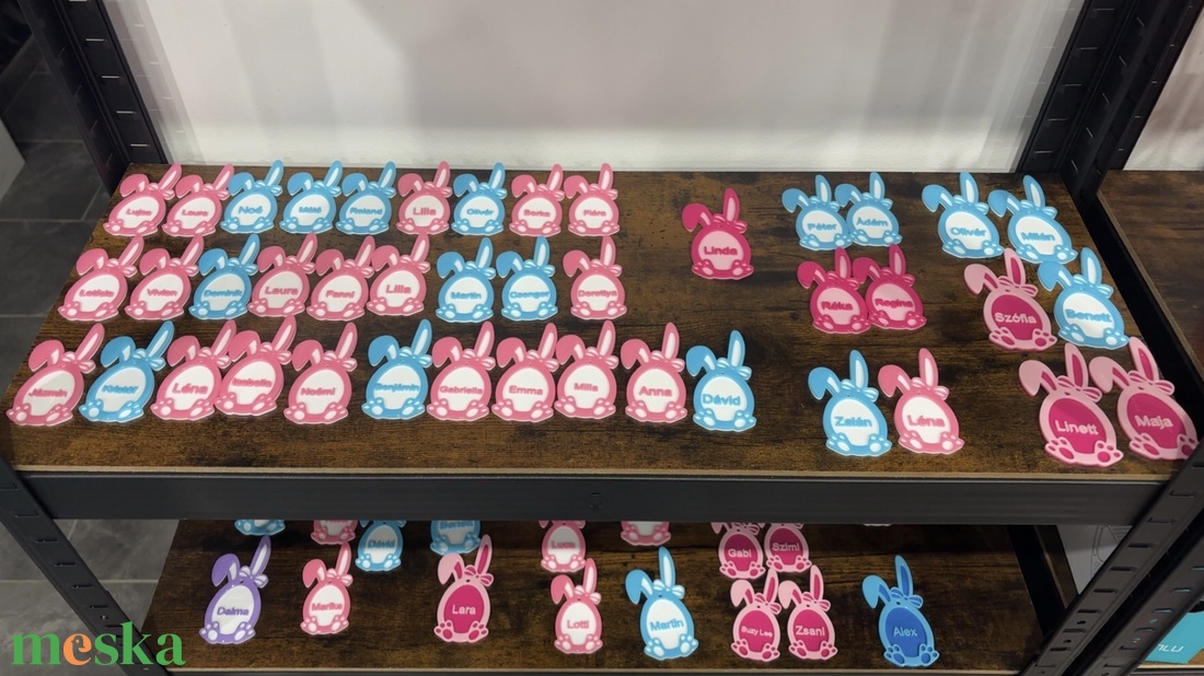  Nyuszis néves függődísz 3D Nyomtatott - ünnepi díszek, dekorációk - húsvéti díszek és dekorációk - húsvéti asztaldíszek - Meska.hu