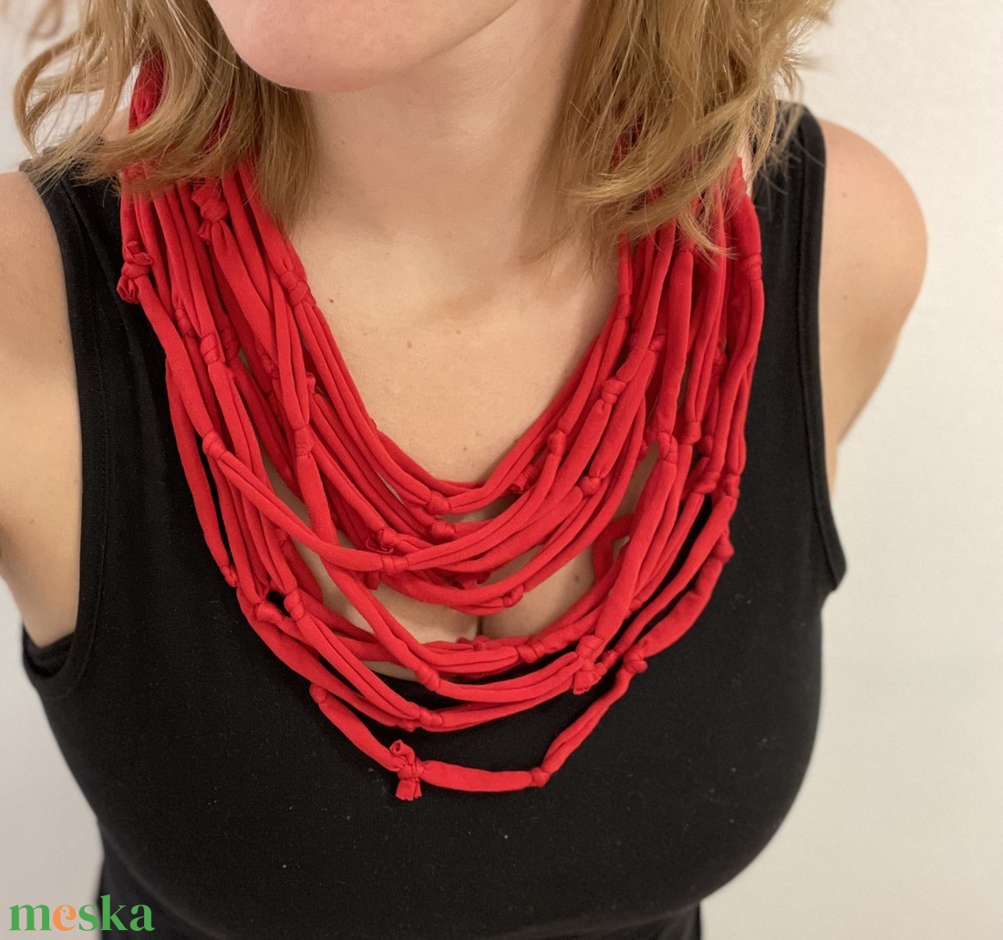 Pipacs pamut pólónyaklánc - ékszer - nyaklánc - statement nyaklánc - Meska.hu