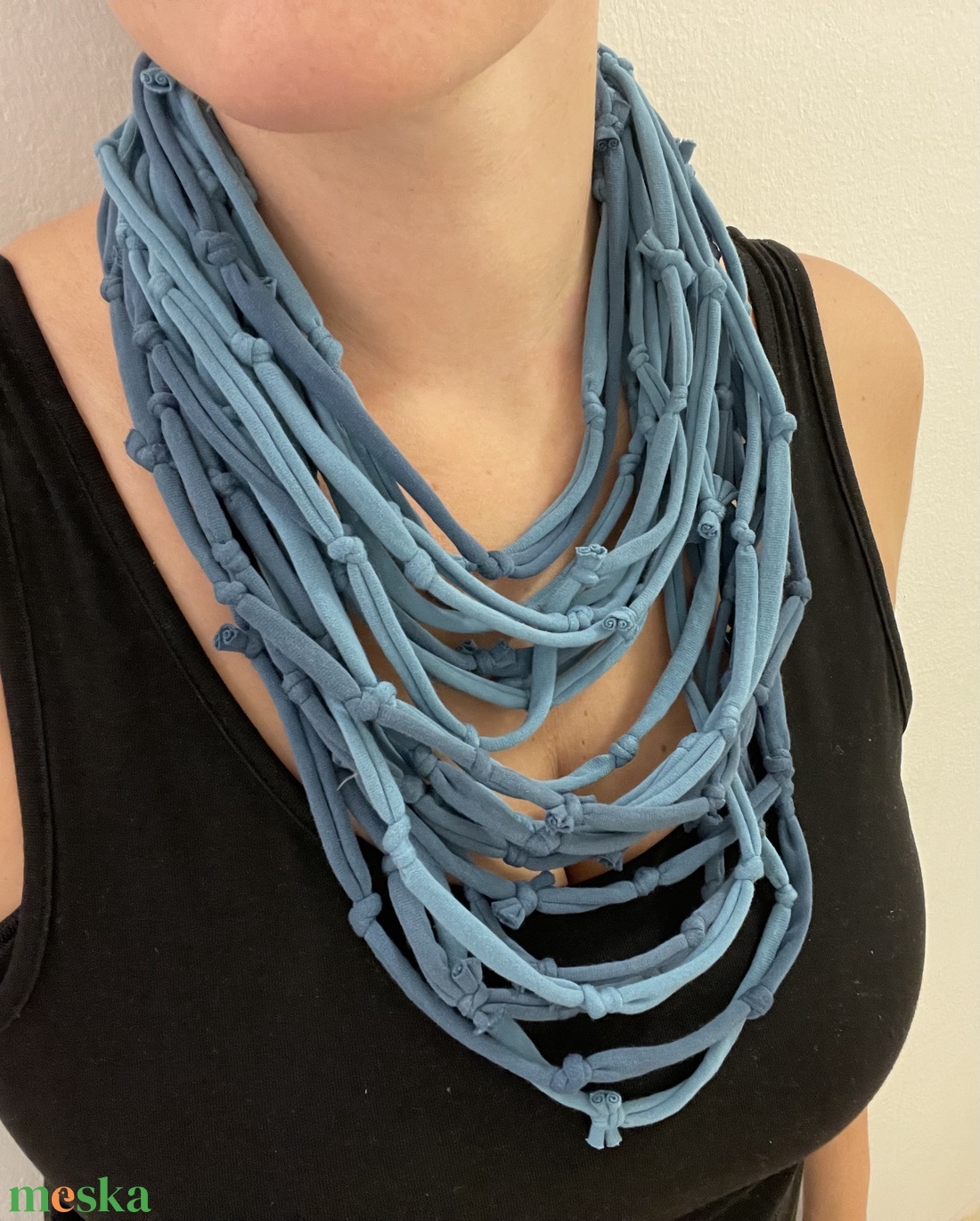 Denim light pamut pólónyaklánc - ékszer - nyaklánc - statement nyaklánc - Meska.hu