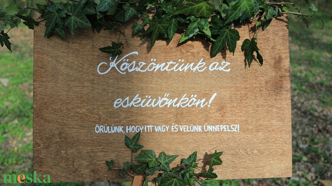Esküvőre kézzel írt köszöntőtábla - esküvő - dekoráció - tábla & jelzés - Meska.hu