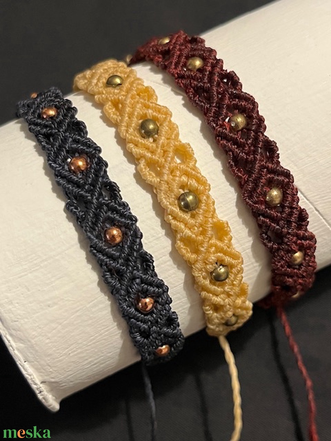 Makramé karkötő - ékszer - karkötő - gyöngyös karkötő - Meska.hu