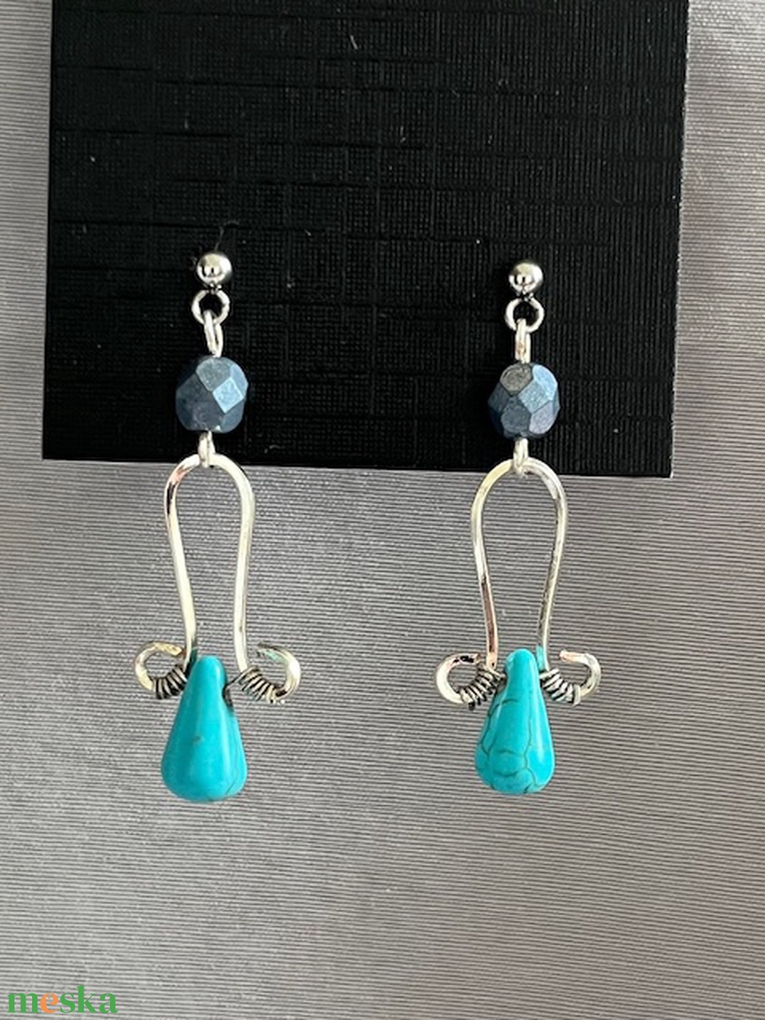 Füli drótból türkiz ásvánnyal - ékszer - fülbevaló - lógó fülbevaló - Meska.hu