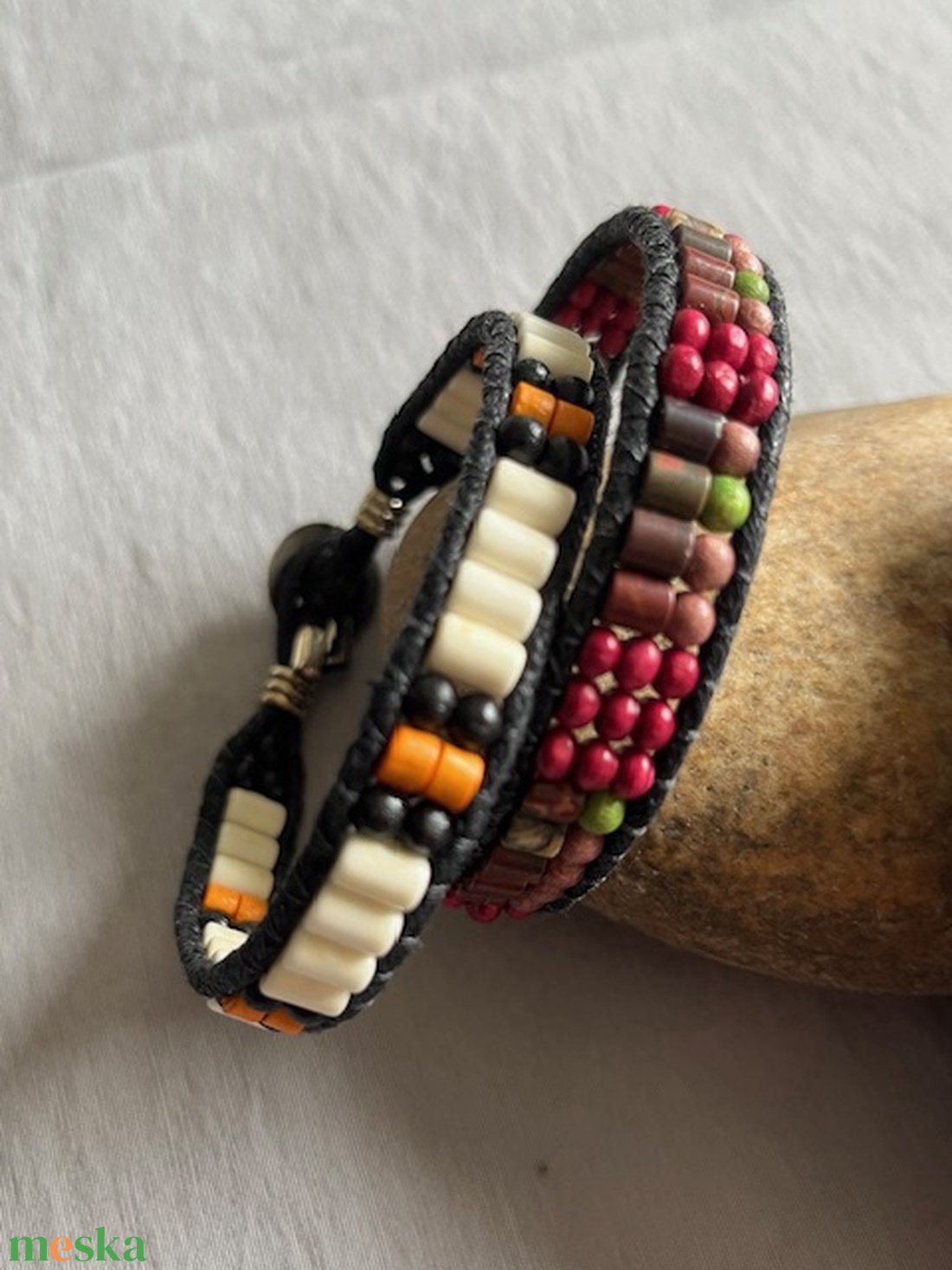 Színes karkötők ásványgyöngyökkel és fagyöngyökkel - ékszer - karkötő - ásványkarkötő - Meska.hu