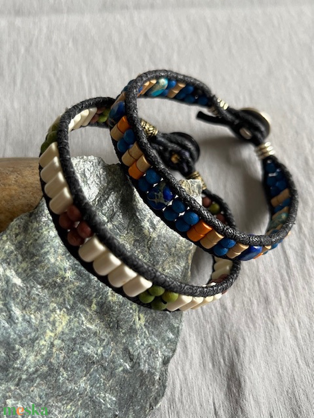 Színes karkötők ásványgyöngyökkel és fagyöngyökkel - ékszer - karkötő - ásványkarkötő - Meska.hu