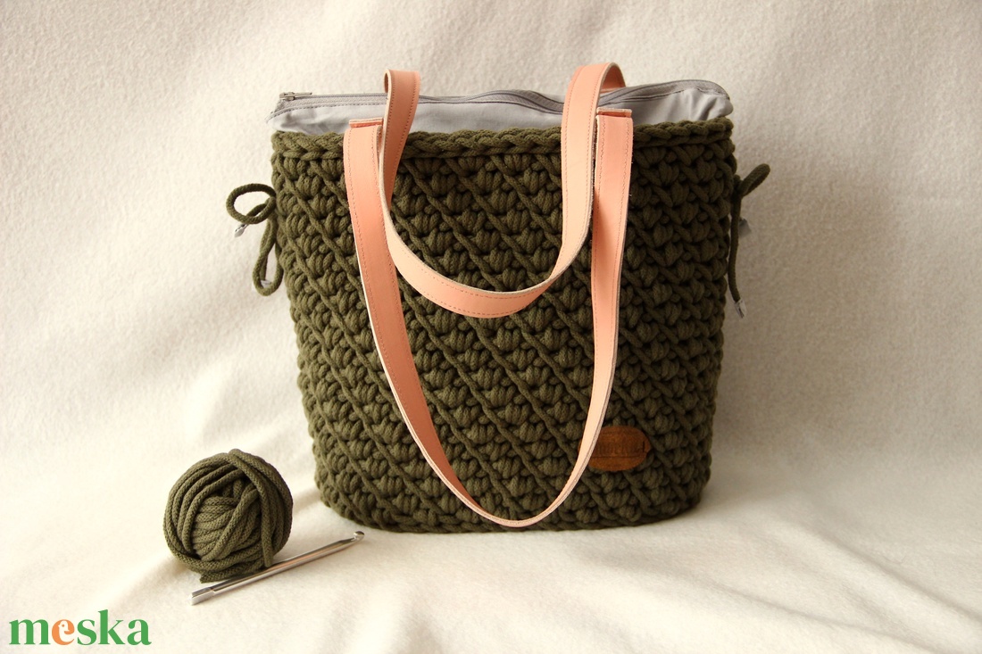 Olive - Horgolt válltáska olajfa színben, kivehető béléssel - táska & tok - kézitáska & válltáska - válltáska - Meska.hu
