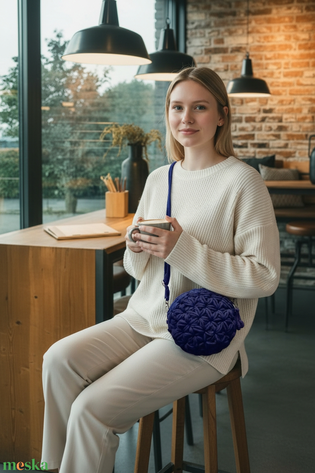 Macaron, horgolt kerek oldaltáska � mélykék - táska & tok - kézitáska & válltáska - alkalmi táska - Meska.hu