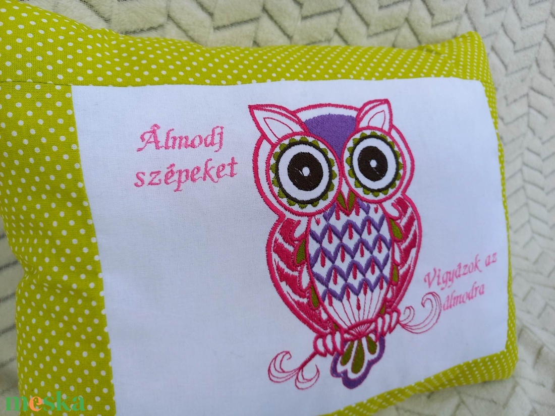 Bagoly-Álmodj szépeket! hímzett zöld pöttyös párna - otthon & életmód - babaszoba, gyerekszoba - gyerek díszpárna - Meska.hu Bagoly-Álmodj szépeket! hímzett zöld pöttyös párna - otthon & életmód - babaszoba, gyerekszoba - gyerek díszpárna - Meska.hu