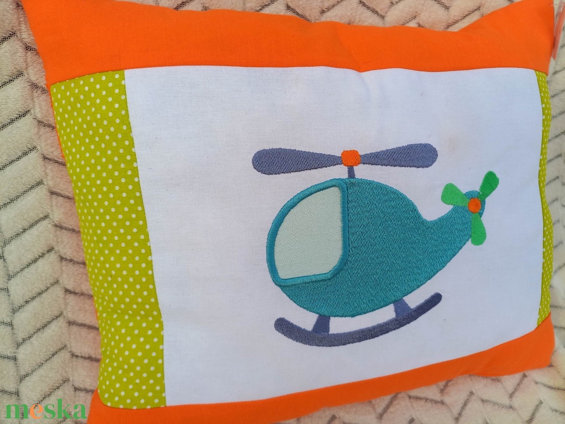 Vidám helikopter hímzett ovi jeles párna - otthon & életmód - babaszoba, gyerekszoba - gyerek díszpárna - Meska.hu Vidám helikopter hímzett ovi jeles párna - otthon & életmód - babaszoba, gyerekszoba - gyerek díszpárna - Meska.hu