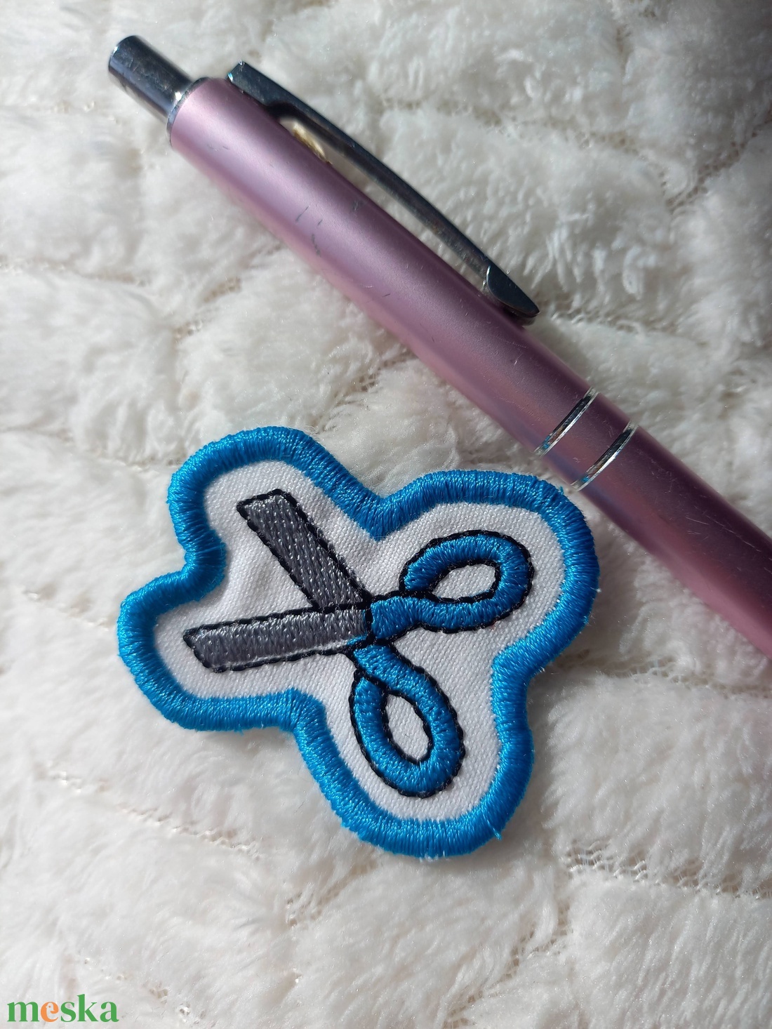 Felvarrható és vasalható ovis jel, olló - játék & sport - ovis felszerelés - óvodai jelek - Meska.hu