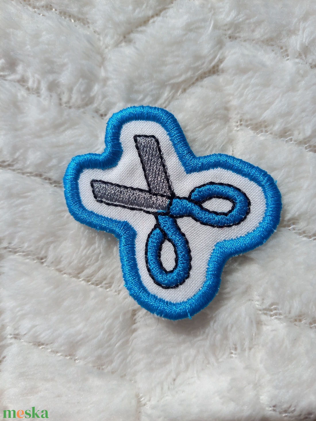 Felvarrható és vasalható ovis jel, olló - játék & sport - ovis felszerelés - óvodai jelek - Meska.hu