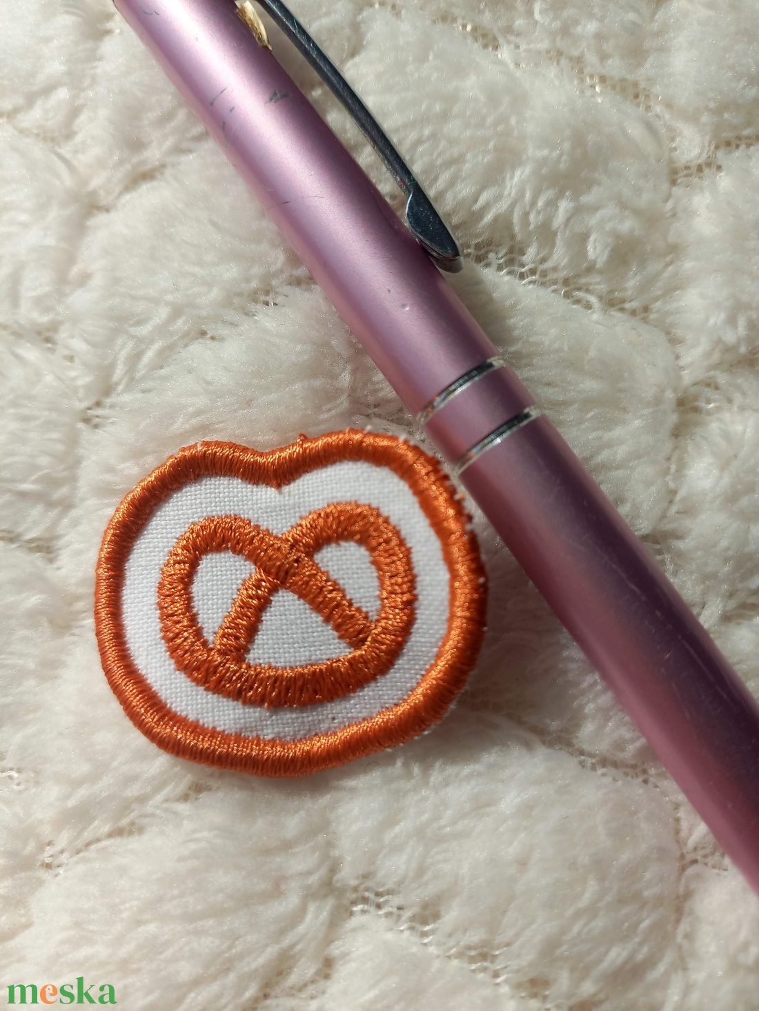 Felvarrható és vasalható ovis jel, perec - játék & sport - ovis felszerelés - óvodai jelek - Meska.hu Felvarrható és vasalható ovis jel, perec - játék & sport - ovis felszerelés - óvodai jelek - Meska.hu