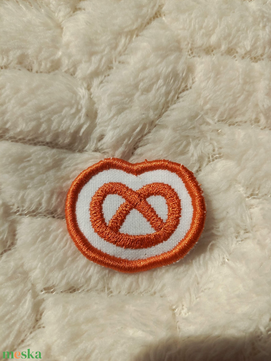 Felvarrható és vasalható ovis jel, perec - játék & sport - ovis felszerelés - óvodai jelek - Meska.hu Felvarrható és vasalható ovis jel, perec - játék & sport - ovis felszerelés - óvodai jelek - Meska.hu