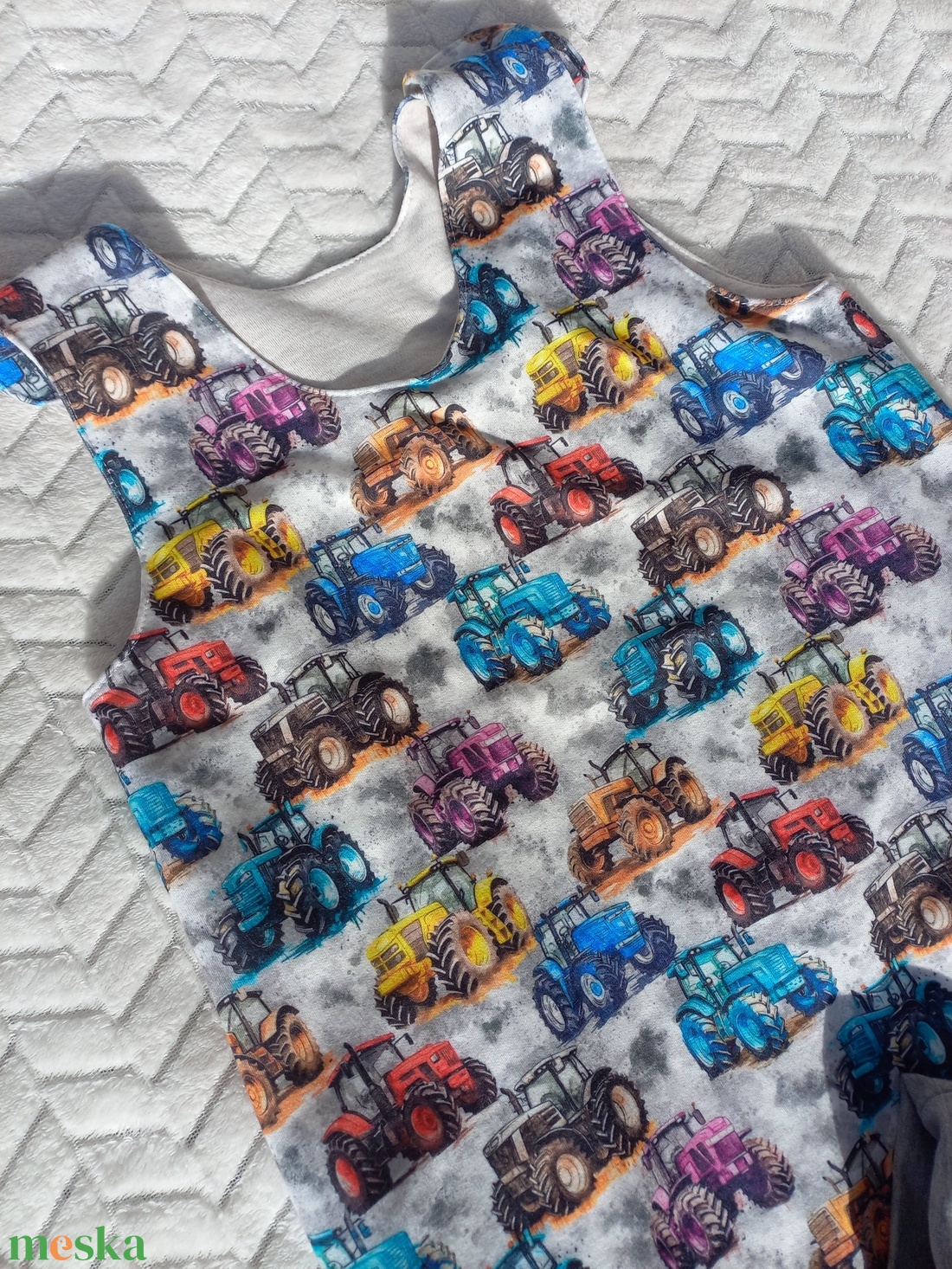 92-98 Mosolymanó tipegő hálózsák �Traktor, szürke - baba - mama - babaruházat - tipegőhálózsák - Meska.hu