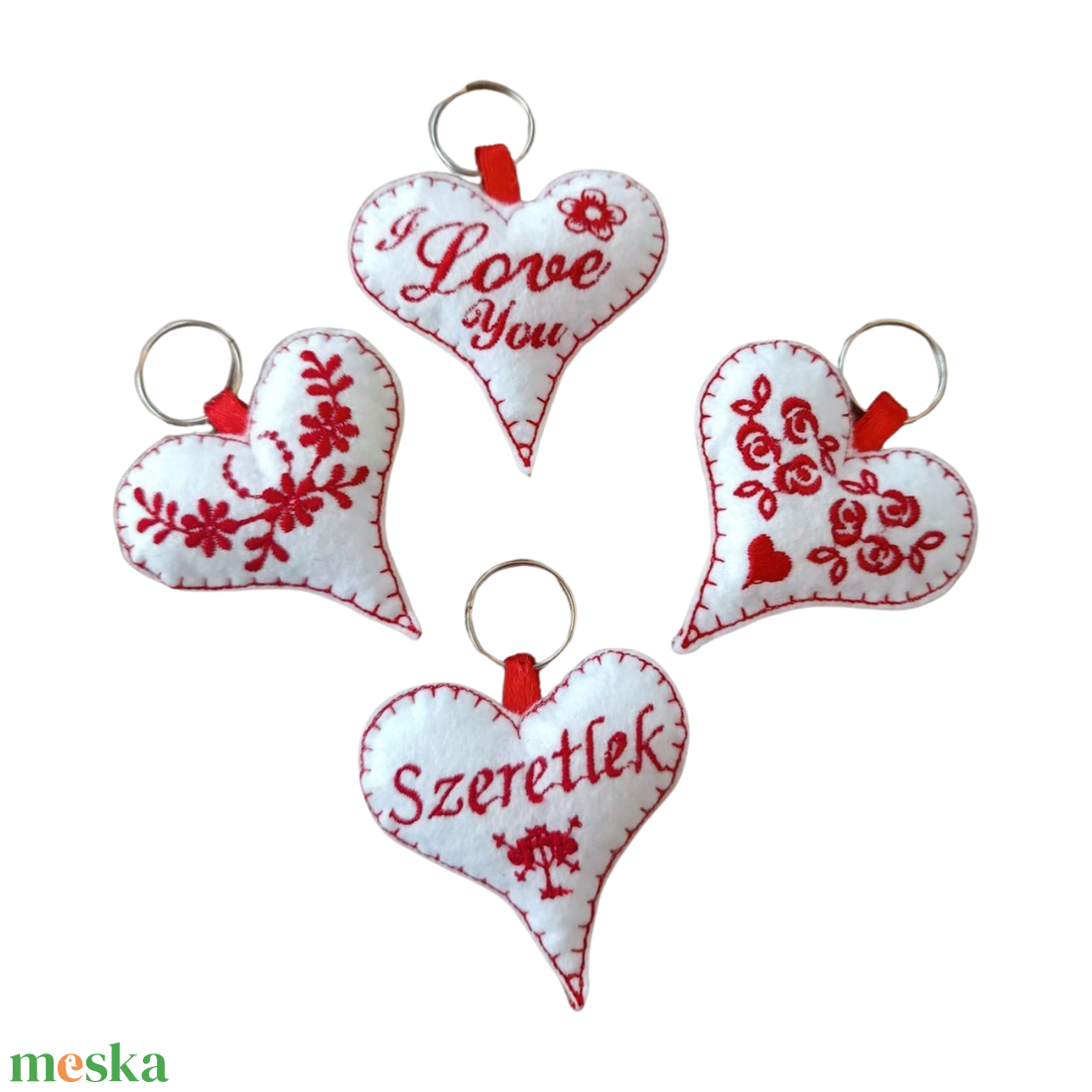 Hímzett szív filc dekoráció, ajándékkísérő, kulcstartó - táska & tok - kulcstartó & táskadísz - kulcstartó - Meska.hu