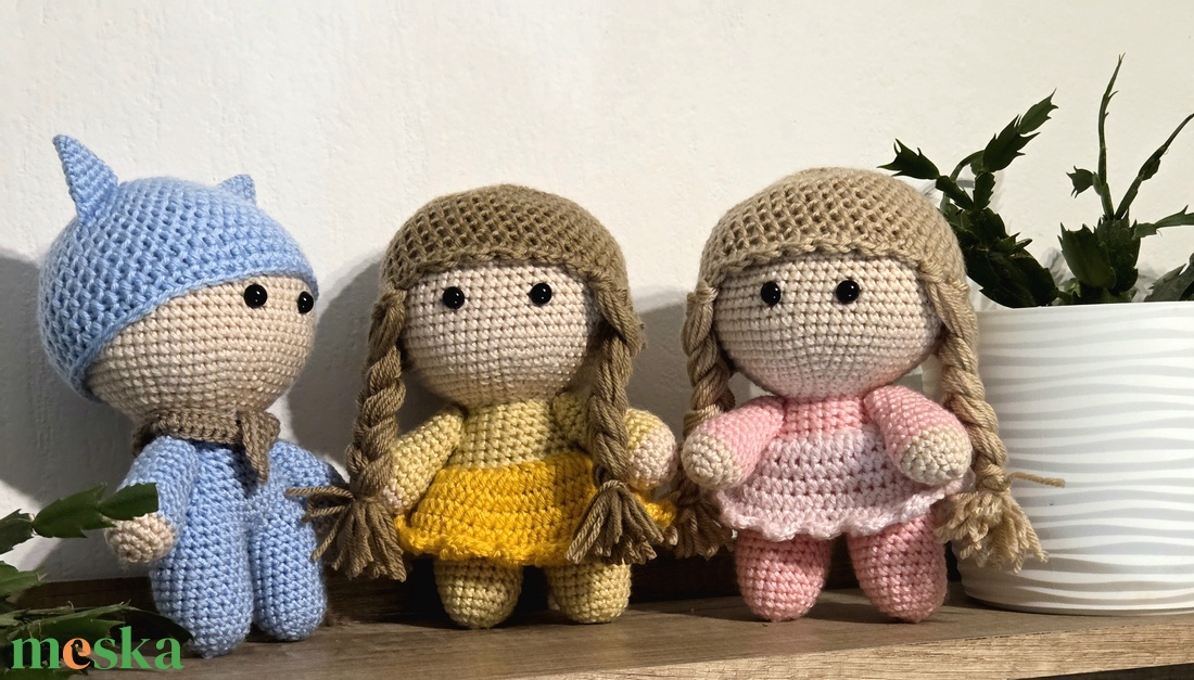 Horgolt mini baba - játék & sport - plüssállat & játékfigura - plüss mesefigurák - Meska.hu