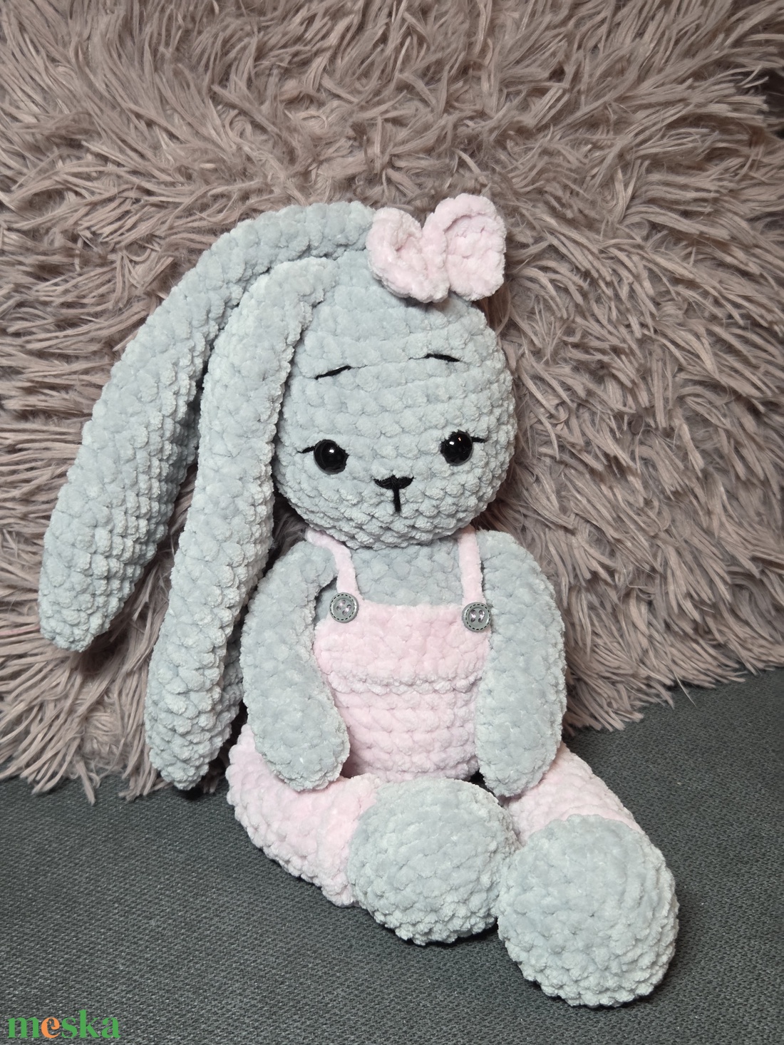 Horgolt kantáros nadrágos plüss nyuszi - játék & sport - plüssállat & játékfigura - kutya - Meska.hu