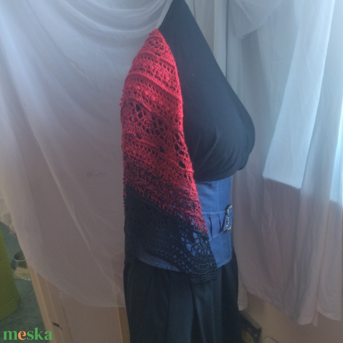 Piros-fekete színátmenetes sál. - ruha & divat - sál, sapka, kendő - sál - Meska.hu Piros-fekete színátmenetes sál. - ruha & divat - sál, sapka, kendő - sál - Meska.hu