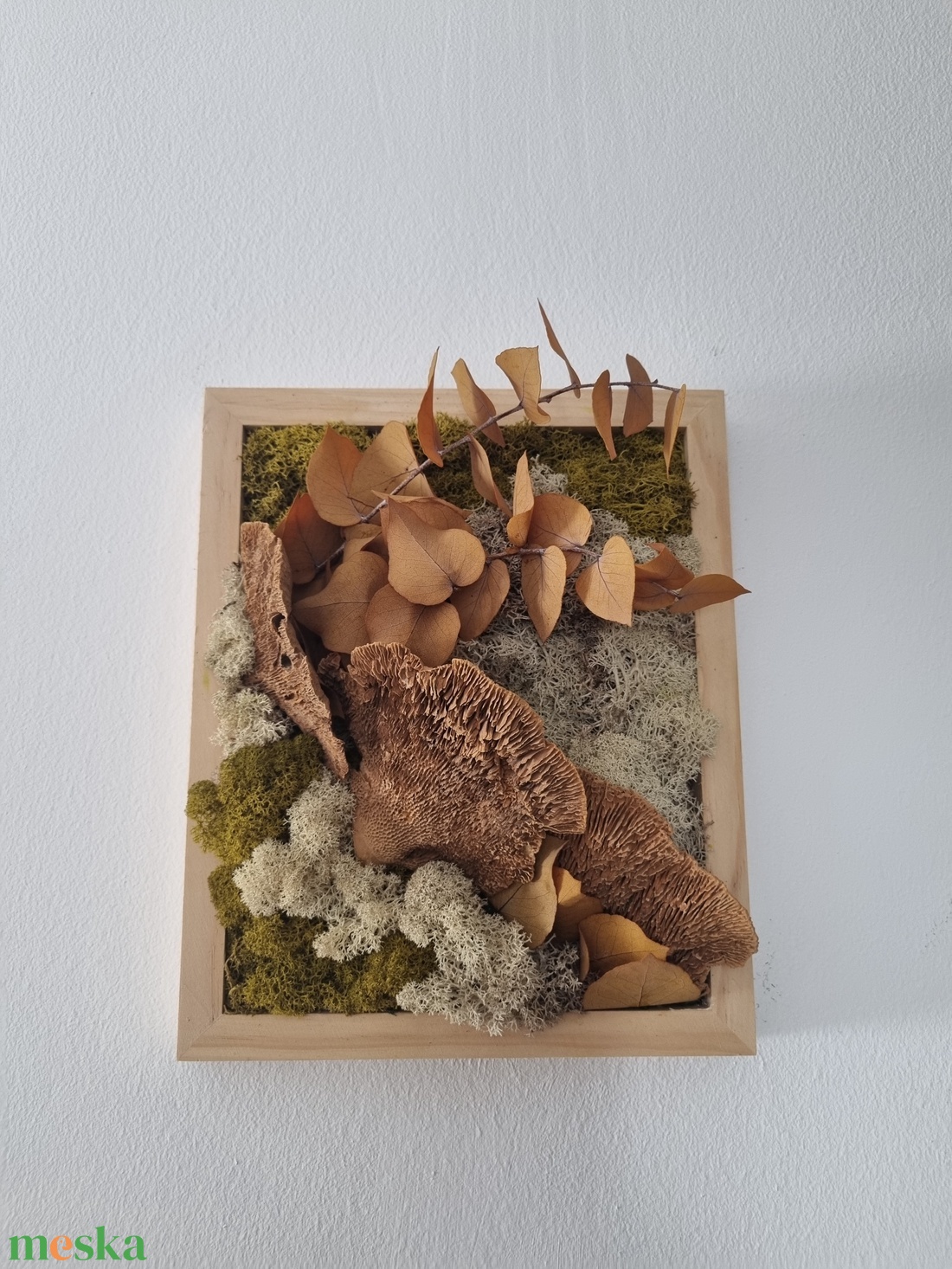 Zuzmó fali dekoráció - otthon & életmód - dekoráció - asztal és polc dekoráció - zuzmódekoráció, mohadekoráció - Meska.hu