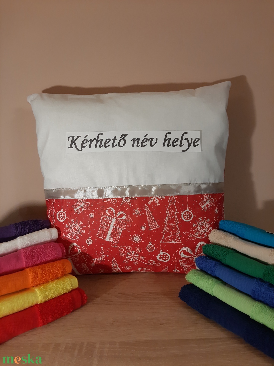 Egyedi névre szóló karácsonyi ajándékos párna + törölköző - otthon & életmód - lakástextil - párna & párnahuzat - Meska.hu