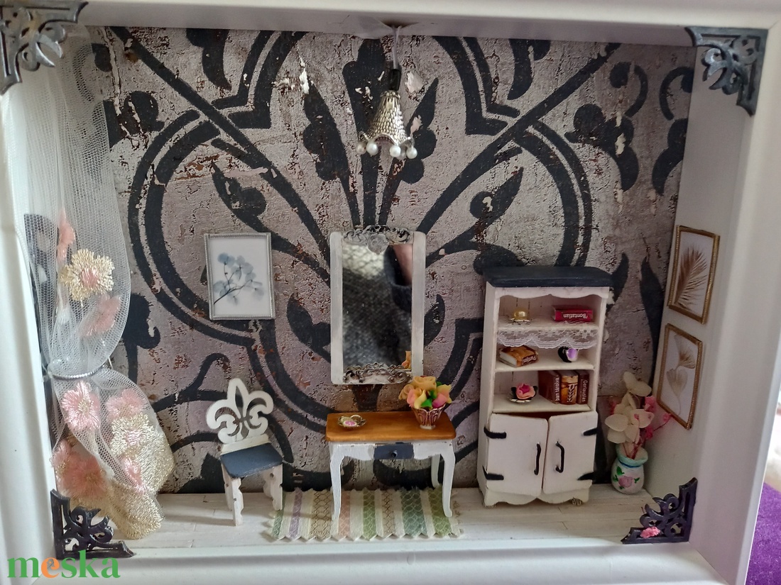 Miniatűr világ képkeretben - Eugénia szobája - fali kulcstartó - otthon & életmód - dekoráció - kép & falikép - 3d képek - Meska.hu