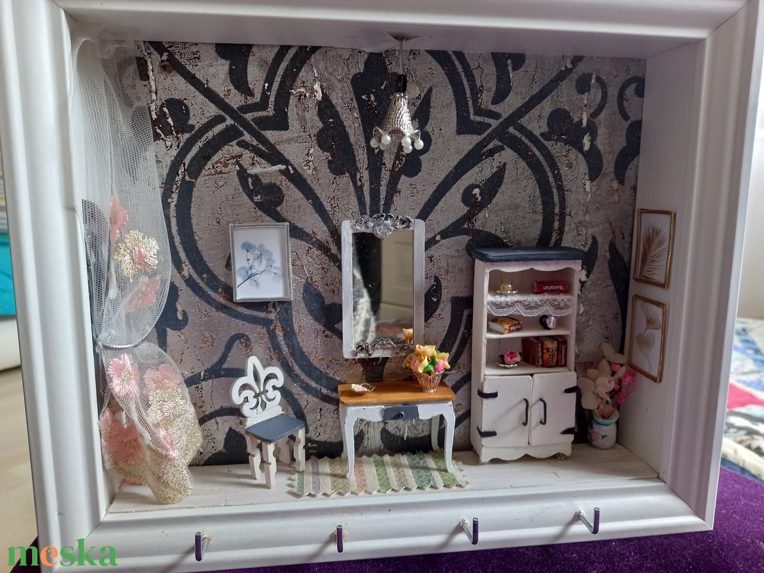 Miniatűr világ képkeretben - Eugénia szobája - fali kulcstartó - otthon & életmód - dekoráció - kép & falikép - 3d képek - Meska.hu