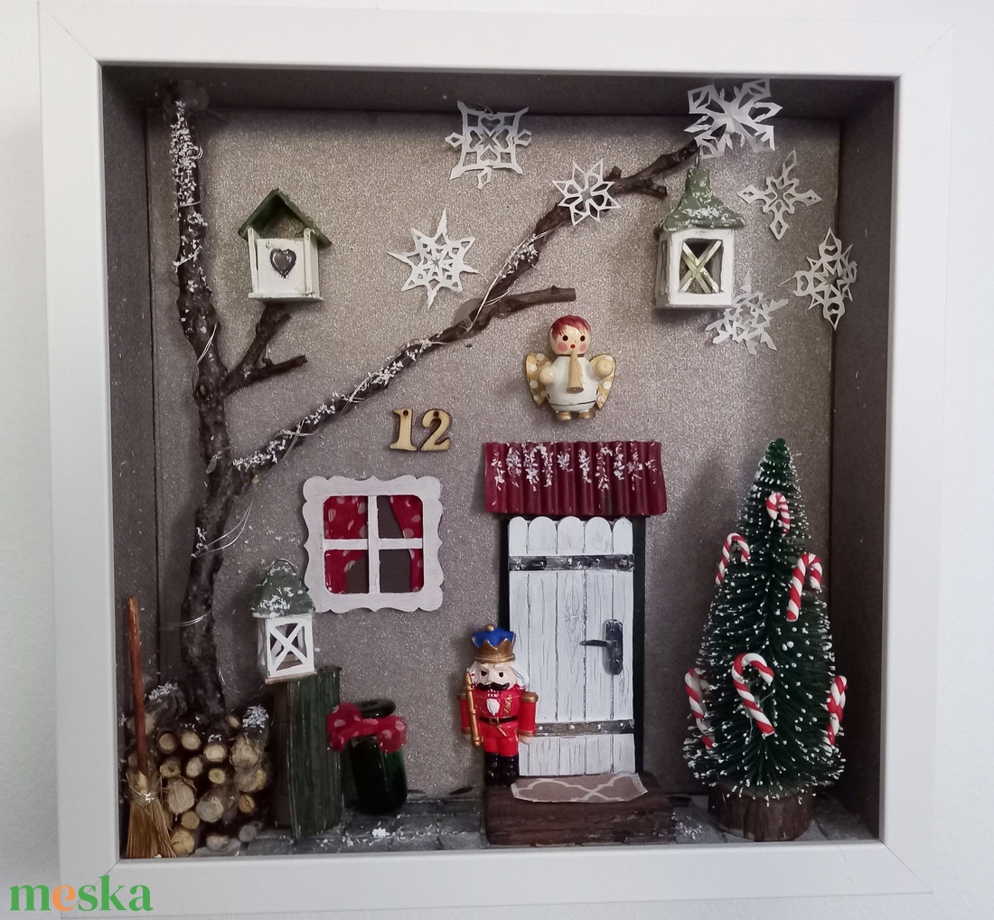 Miniatűr világ képkeretben - erdőszéli házikó karácsonykor - fali kulcstartó - otthon & életmód - dekoráció - kép & falikép - 3d képek - Meska.hu Miniatűr világ képkeretben - erdőszéli házikó karácsonykor - fali kulcstartó - otthon & életmód - dekoráció - kép & falikép - 3d képek - Meska.hu