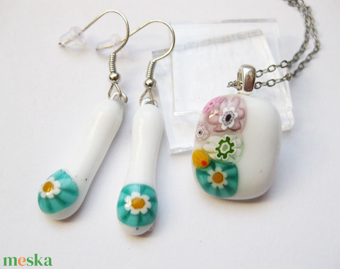 Pici millekert üvegékszer szett , ajándék pedagógusoknak - ékszer - ékszerszett - Meska.hu Pici millekert üvegékszer szett , ajándék pedagógusoknak - ékszer - ékszerszett - Meska.hu