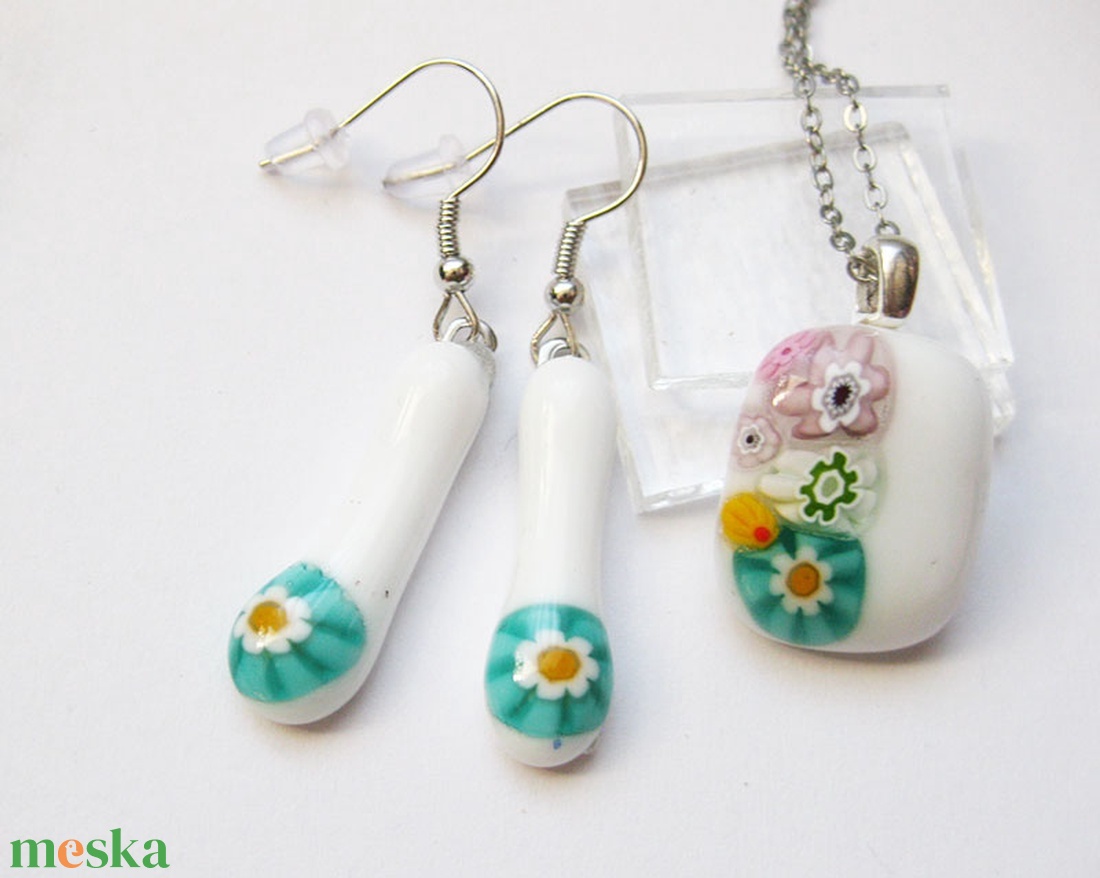 Pici millekert üvegékszer szett , ajándék pedagógusoknak - ékszer - ékszerszett - Meska.hu Pici millekert üvegékszer szett , ajándék pedagógusoknak - ékszer - ékszerszett - Meska.hu