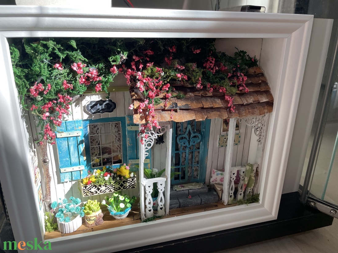 Liliom utca 46 - dobozkép - fali kulcstartó - - miniatűr dobozkép - művészet - makett, modell - Meska.hu Liliom utca 46 - dobozkép - fali kulcstartó - - miniatűr dobozkép - művészet - makett, modell - Meska.hu