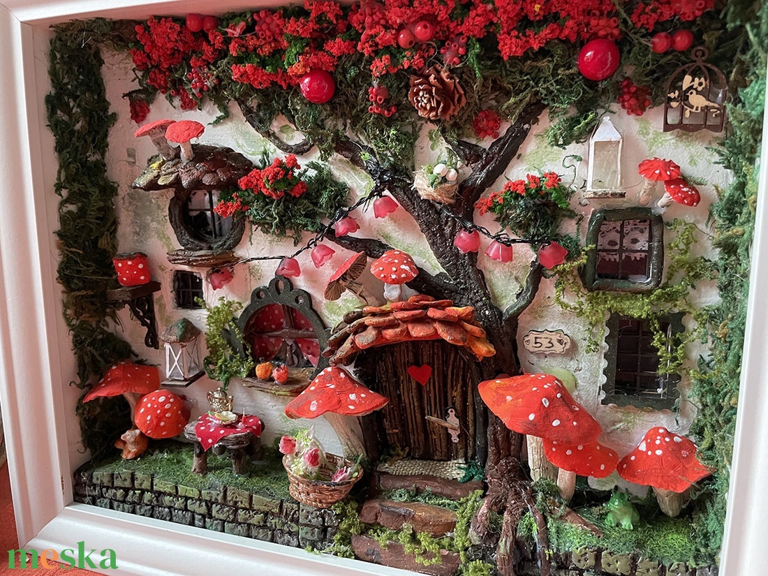 Gomba utca 53 - miniatűr dobozkép - fali kulcstartó - karácsony - karácsonyi lakásdekoráció - karácsonyi falu, házikó - Meska.hu