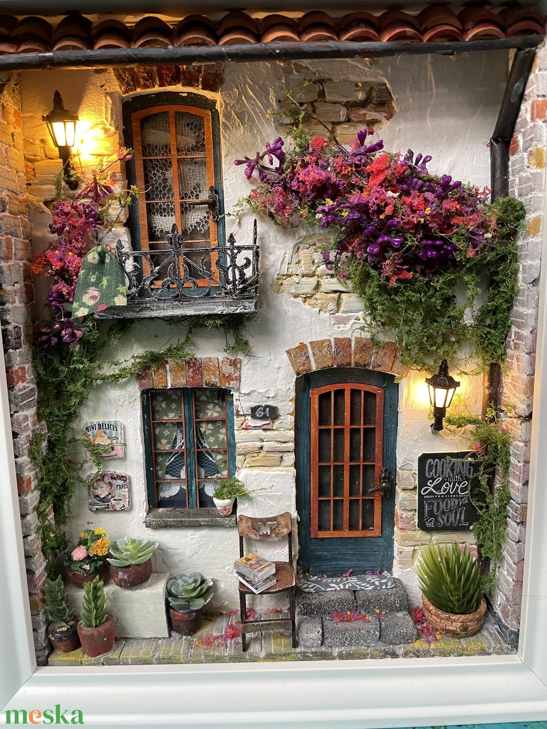 Chaumont Street 62 - miniatűr dobozkép - Fali kulcstartó  - karácsony - karácsonyi lakásdekoráció - karácsonyi falu, házikó - Meska.hu