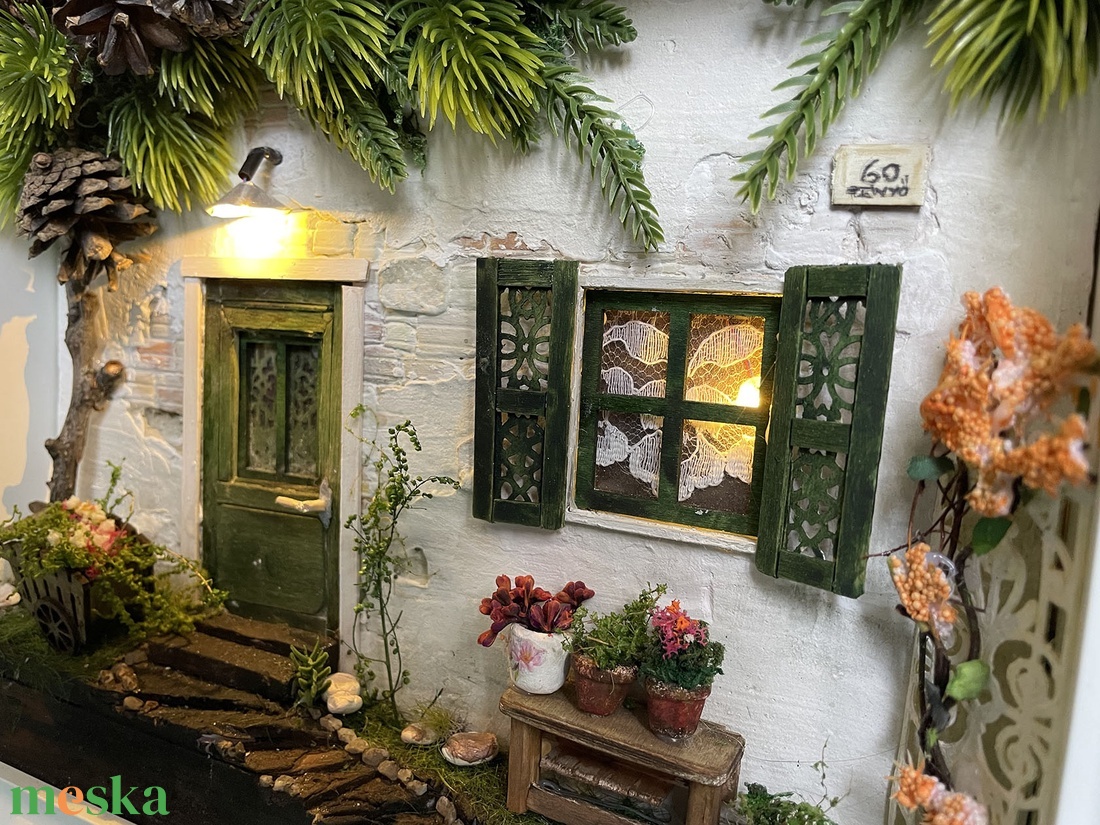 Fenyves utca 61 - miniatűr dobozkép - fali kulcstartó - karácsony - karácsonyi lakásdekoráció - karácsonyi falu, házikó - Meska.hu