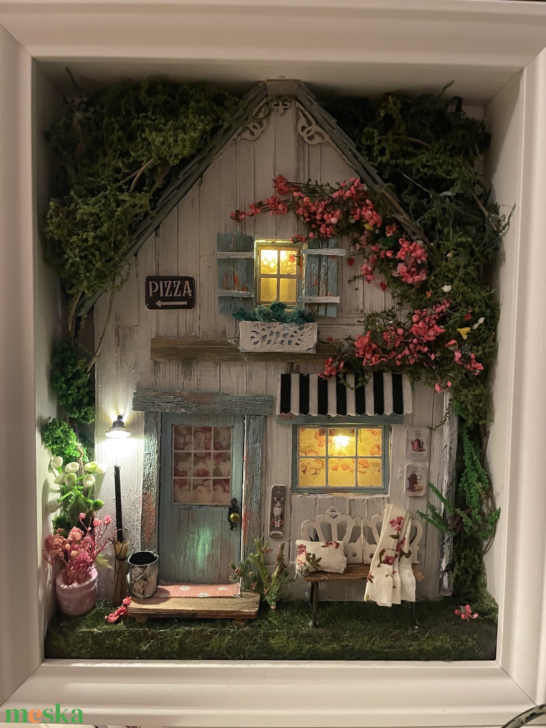 Lili házikója - miniatűr dobozkép -fali kulcstartó - otthon & életmód - dekoráció - fali és függő dekoráció - fali kulcstartó - Meska.hu