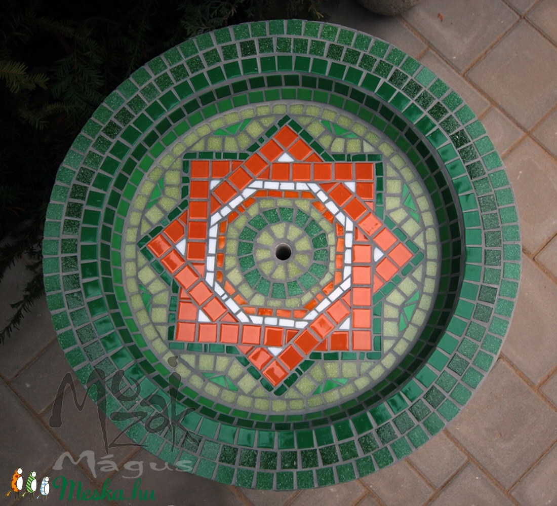 Mozaikos kerti madáritató-fürdető  -  - Meska.hu
