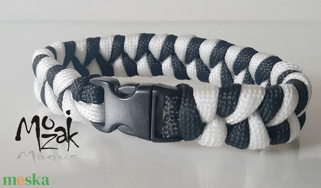 Fekete-fehér paracord karkötő - ékszer - karkötő - fonott karkötő - Meska.hu Fekete-fehér paracord karkötő - ékszer - karkötő - fonott karkötő - Meska.hu