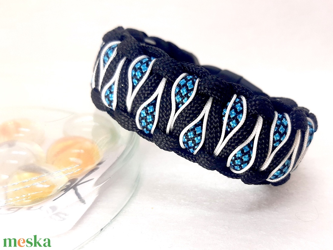 Paracord karkötő Varázs szemek türkiszben - ékszer - karkötő - fonott karkötő - Meska.hu Paracord karkötő Varázs szemek türkiszben - ékszer - karkötő - fonott karkötő - Meska.hu