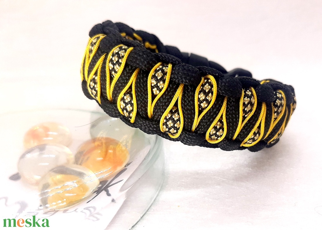 Paracord karkötő Varázs szemek aranyos sárgában - ékszer - karkötő - fonott karkötő - Meska.hu Paracord karkötő Varázs szemek aranyos sárgában - ékszer - karkötő - fonott karkötő - Meska.hu