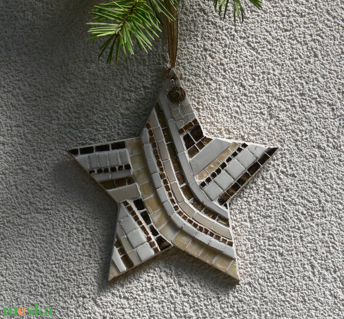 Fehér-arany csillag - üvegmozaik dísz - otthon & életmód - dekoráció - fali és függő dekoráció - falra akasztható dekor - Meska.hu