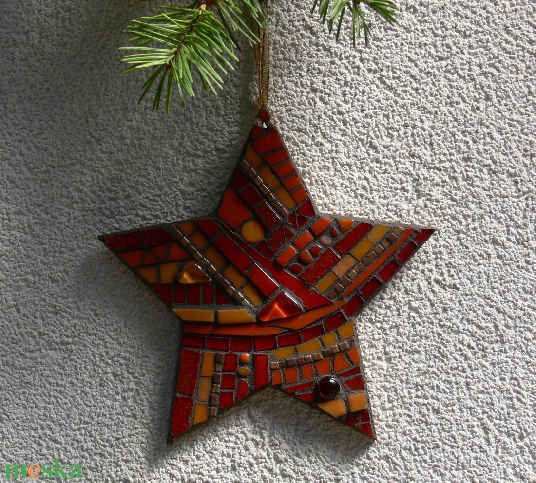 Piros csillag - üvegmozaik dísz - otthon & életmód - dekoráció - fali és függő dekoráció - falra akasztható dekor - Meska.hu