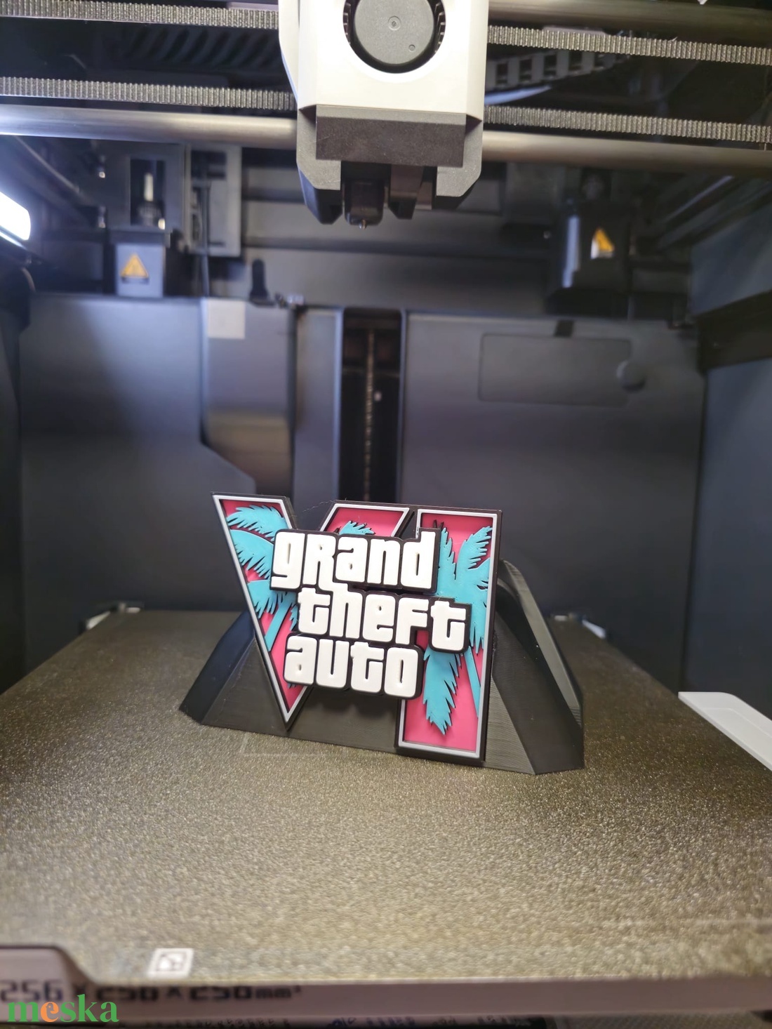 GTA6 design PS5 kontrollertaró - otthon & életmód - dekoráció - asztal és polc dekoráció - asztaldísz - Meska.hu